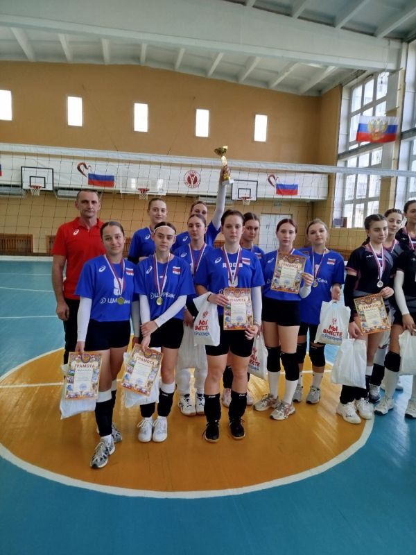 В ДЮСШ им. Назарова состоялся открытый турнир по волейболу среди девушек, посвящённый Международному женскому дню