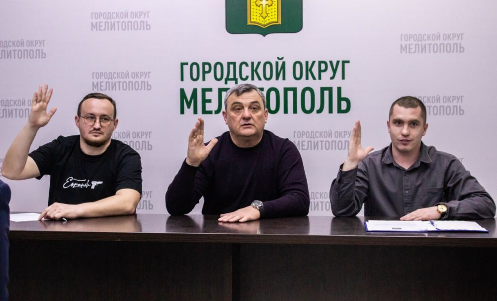 ������ ��������: ���������� ������ ��������� �� ���������� � ����������� ������������ 80-����� ������� ������ � ��������� ������ ����������.