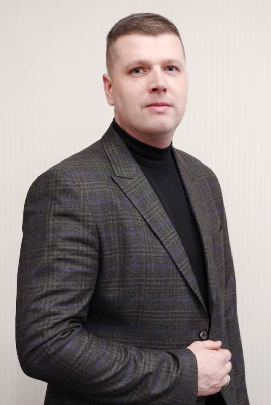 Сегодня отмечает свой день рождения глава Токмакского муниципального округа, секретарь местного отделения ПП «Единая Россия» Алексей Егорович Алипов