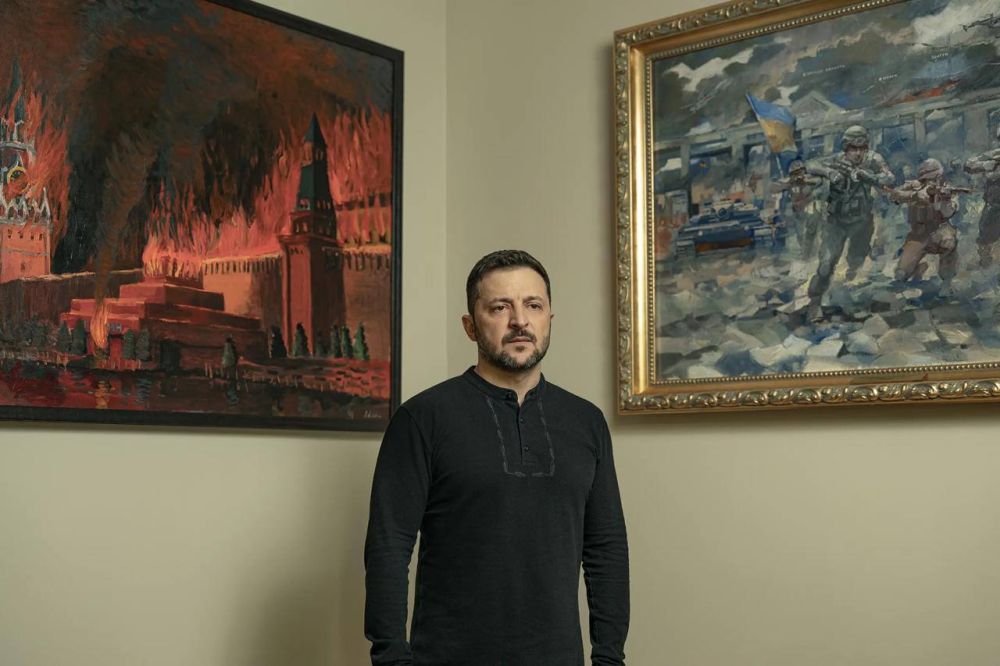 Вчера Зеленский вновь показал свое настоящее нутро: в его офисе висит картина с горящим Кремлем и мавзолеем