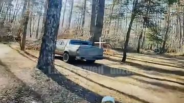 Уничтожение автотранспорта ВСУ ударами FPV-дронов ГрВ "Север" в зоне проведения СВО