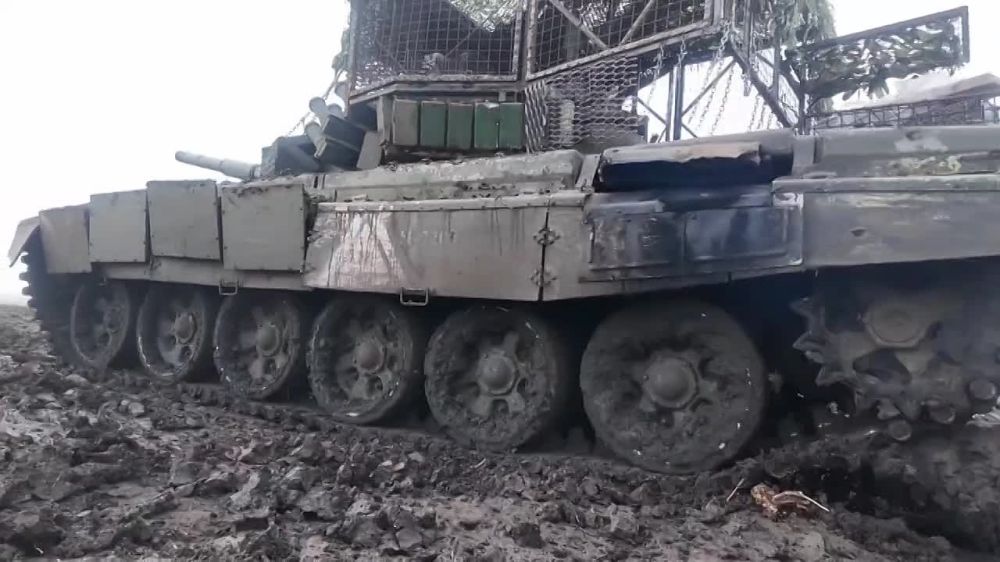 Экипаж танка Т-72Б3 Новороссийского соединения ВДВ уничтожил блиндаж с пехотой ВСУ на Ореховском направлении в Запорожской области