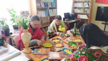 В Приморско-Посадской сельской библиотеке проведен фольклорный час "У истоков наших" с обзором книг серии "Удивительная Русь" Жанны Викторовны Андриевской