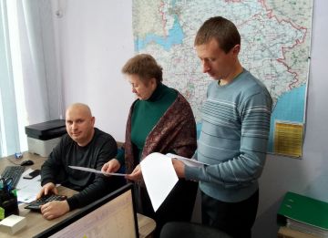 За помощью и консультациями к сотрудникам администрации Токмакского муниципального округа