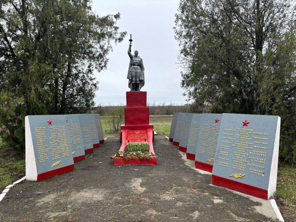Пензенцы завершили благоустройство двух мемориальных объектов в Токмаке