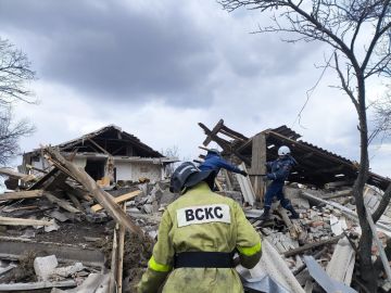 Добровольцы ВСКС помогают ликвидировать последствия обстрела в Запорожской области