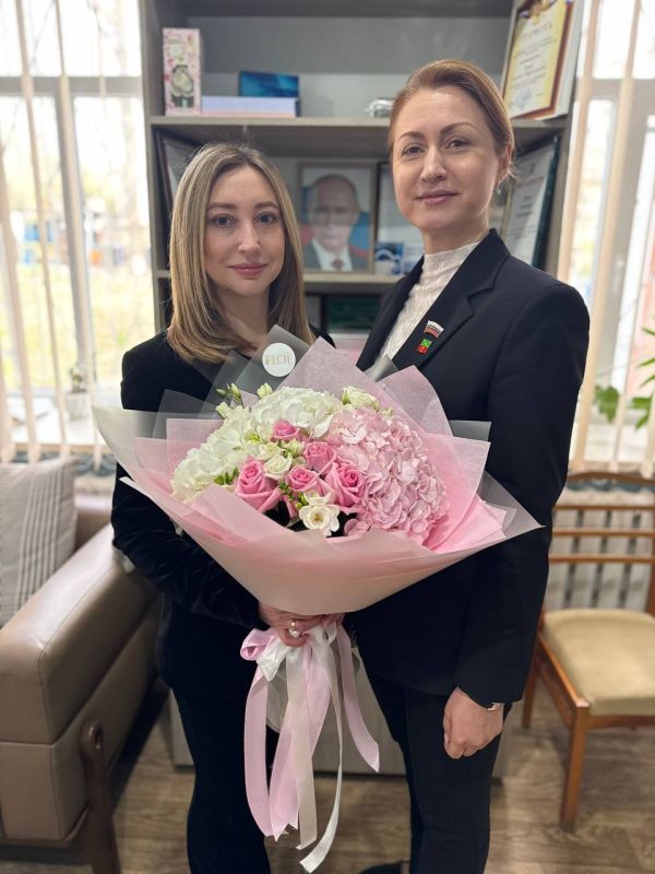 Ангелина Ярчук: Поздравляю Суроткину Дарью Николаевну с избранием руководителем фракции партии «Единая Россия» в Законодательном Собрании Запорожской области!