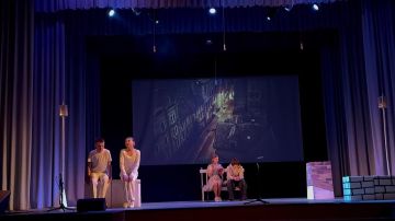 Заглянуть в себя: подросткам показали серию миниатюрных  спектаклей лечащих душу! 
