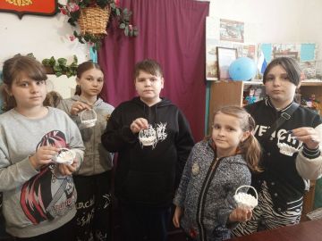 Пасхальное творчество. В Клубе досуга села Возрождение прошёл мастер-класс «Пасхальная корзиночка»