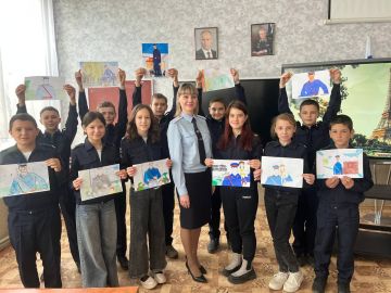 В Троянской общеобразовательной школе сотрудники правоохранительных органов организовали для кадетов воспитательное занятие, посвященное героизму