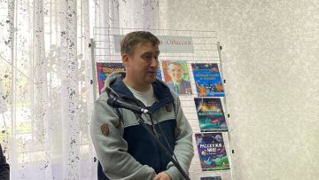 В Акимовской модельной библиотеке работники детского отдела совместно с работниками Акимовского центрального дома культуры провели тематическо-игровую программу "Космическая Одиссея" для учащихся 4-х классов Акимовской СОШ...