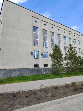 Шефы из Пензенской области восстановили тепловой контур здания Администрации в Токмаке, поврежденный в результате атаки ВСУ