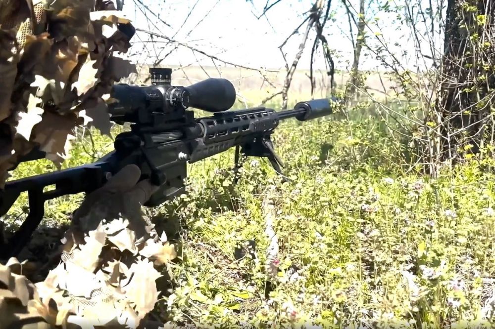 Снайперская пара группировки войск «Днепр» сорвала ротацию противника, уничтожив наблюдателя ВСУ