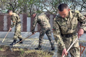 Росгвардейцы и кадеты ведомства благоустроили памятники героям Великой Отечественной войны в Запорожской области
