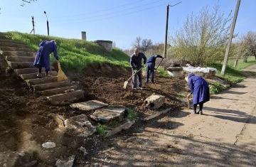 Сегодня проходит общемуниципальный санитарный день по благоустройству, наведению порядка и чистоты в Токмаке, Молочанске и сельских территориях