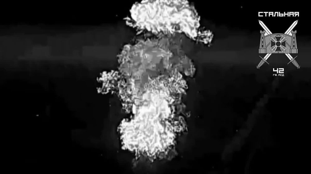 Оператор FPV-дрона 70-го гвардейского полка успешно перехватил и тараном уничтожил вражеский гексакоптер «Баба-Яга» на Ореховском направлении