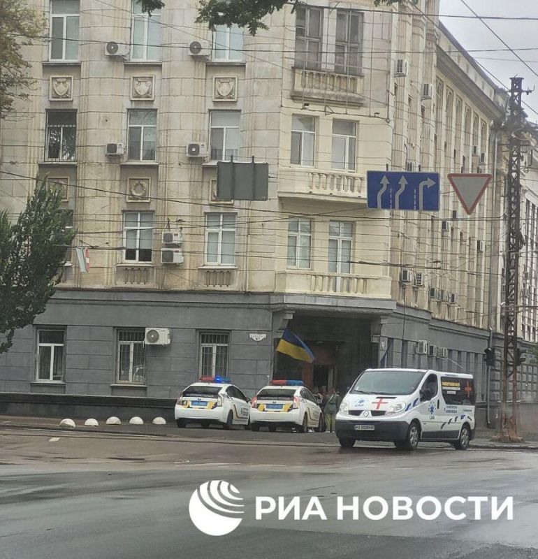 В Запорожье сотрудники военкоматов дежурят у церквей