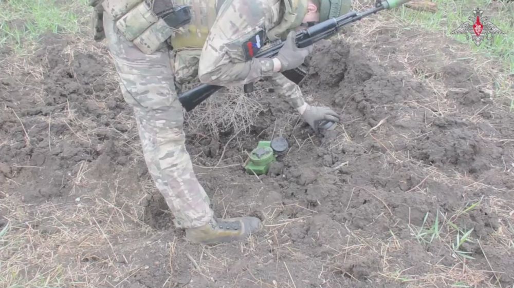 Бойцы ВС РФ налаживают мирную жизнь в Запорожской области