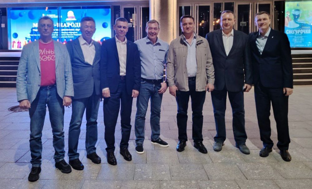 Максим Пухов: Атомномэрский спецназ.. Курчатов (Курская АЭС), Заречный (Белоярскся АЭС), Энергодар (Запорожская АЭС), Десногорск (Смоленская АЭС), Волгодонск (Ростовская АЭС)