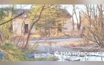 ФСБ показало видео ликвидации двух выходцев из Средней Азии, которые по заданию украинского куратора планировали с помощью дронов атаковать нефтехимическое предприятие в нижегородской области
