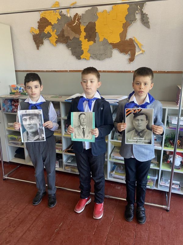 � ���������� �������� ��������� � 80-����� ������ � ����� ��������������� ������������� �������� � 2 ������ � ��������� 2 ������ ���� � 20� ������ �������� �������� ����� ����� ����������