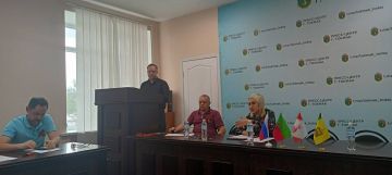 Советом депутатов Токмакского муниципального округа Запорожской области Александр Калмыков утвержден на пост главы Токмакского муниципального округа