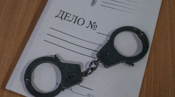Проник в дом и вынес деньги