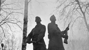 ПРЕМЬЕРА, ДОРОГИЕ ДРУЗЬЯ. Новая песня «Знать, чтобы помнить» написана мной специально к масштабной Всемирной акции «Диктант Победы», которая сегодня прошла под патронажем ВПП «Единая Россия» и посвящена 80-летию Великой...