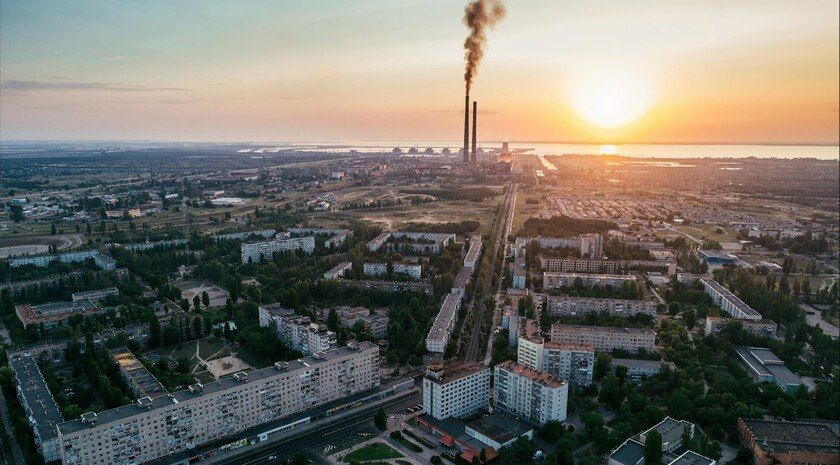 В Энергодаре при артобстреле со стороны ВФУ повреждена машина
