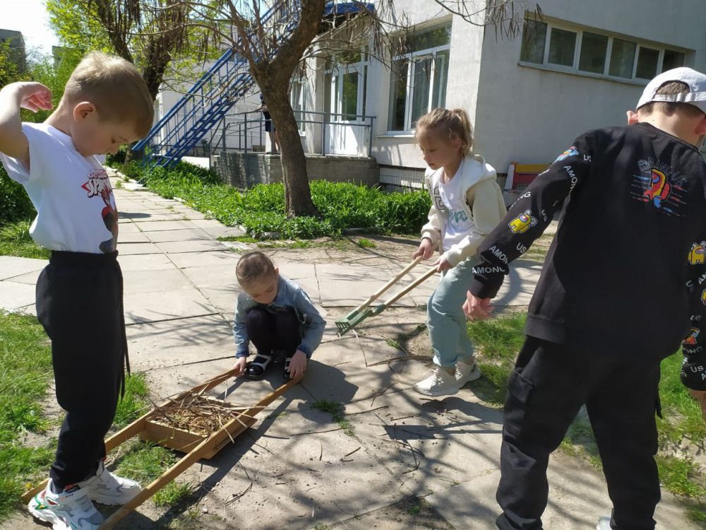 К Всероссийскому субботнику присоединились дошкольные учреждения Токмакского муниципального округа