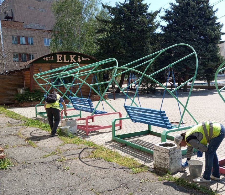 Целый ряд важных работ по благоустройству и уборке территории нашего города во время Всероссийского субботника выполнили сотрудники МУП КП «Контакт»