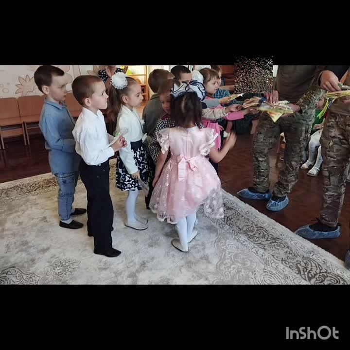 В ГБУ ДОО ЗО ПР "Детский сад №1 "Лисичка "г. Пологи проведена акция "Открытка солдату", приуроченная к знаменательной дате - 80-летию Победы