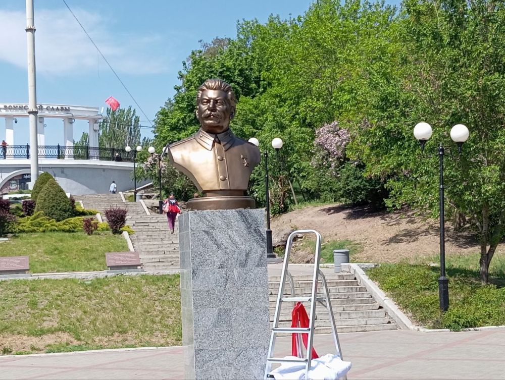 В Запорожской области появился памятник Сталину