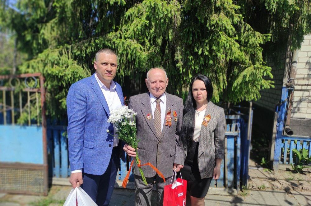 С днем рождения поздравили Златопольского жителя