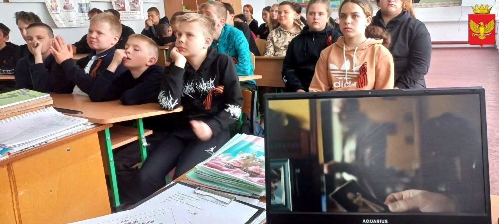 5 мая в рамках внеурочных занятий из цикла «Разговоры о важном» с учениками ГБУ ОО ЗО "Орловская СОШ" и "Партизанская СОШ" говорили о приближающемся празднике - 80-летии Победы советского народа в Великой Отечественной войне