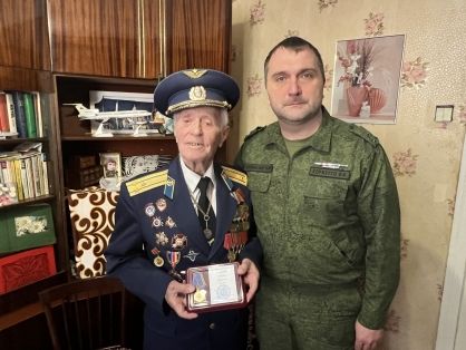 В честь 80-летия Великой Победы первый заместитель руководителя Следственного комитета России по Запорожской области торжественно вручил памятные медали ветеранам ВОВ