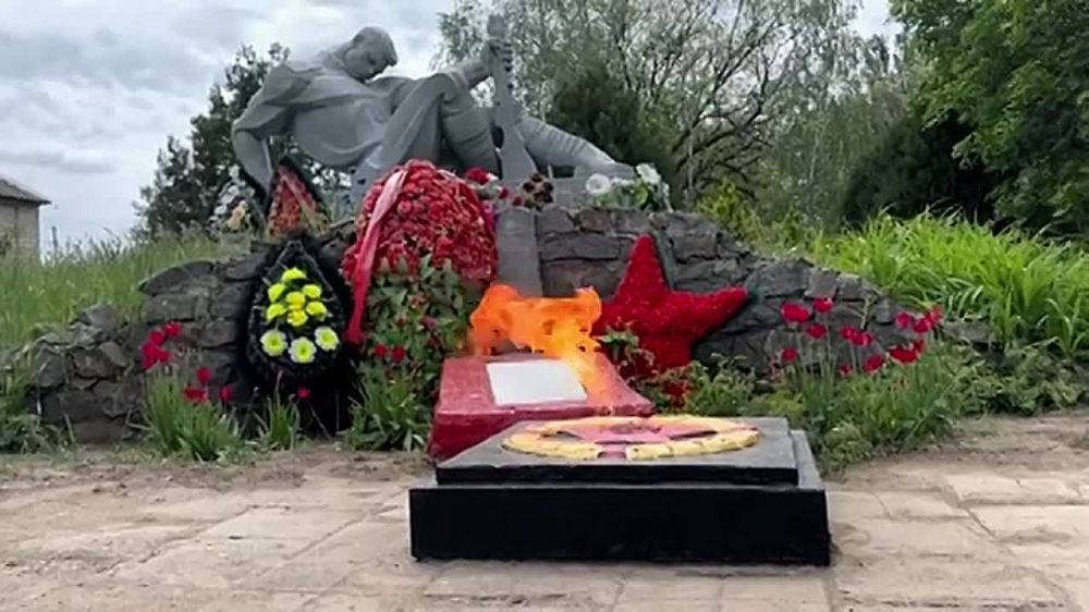 В селе Скельки Васильевского муниципального округа в честь Великого праздника зажгли Огонь памяти