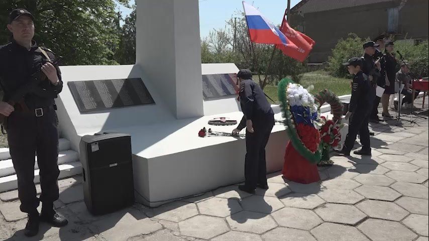 В Новотроицком торжественно открыт отреставрированный мемориал павшим героям Великой Отечественной войны