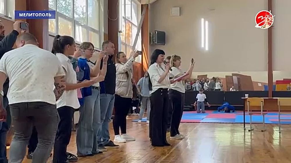 В Мелитополе провели физкультурное мероприятие по прыжкам на батуте, акробатической дорожке и спортивной акробатике