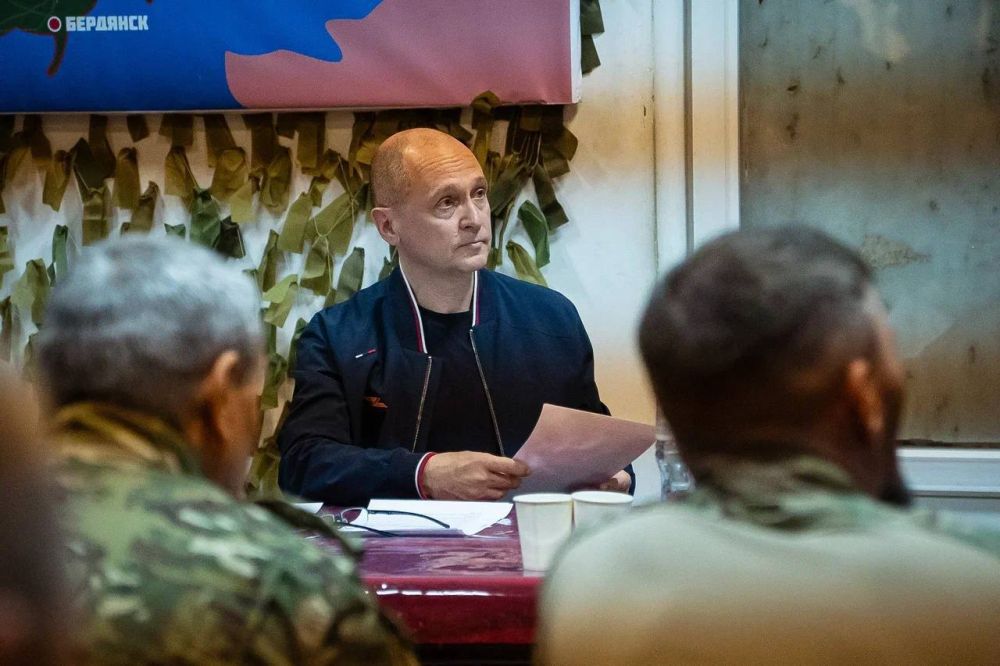В ходе рабочего визита в Запорожскую область первый заместитель руководителя Администрации Президента России Сергей Владиленович Кириенко посетил расположение Казачьего добровольческого отряда специального назначения БАРС-11