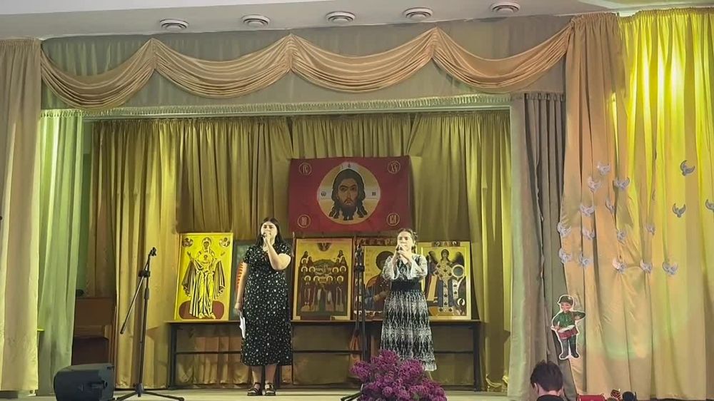 В Бердянской православной гимназии почтили память Великой Победы проникновенным концертом