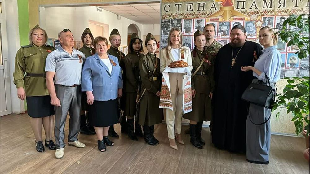 Наталья Романиченко: Благодарю коллектив ГБУ ОО ЗО «СОШ 1» города Васильевка за радушный приём!