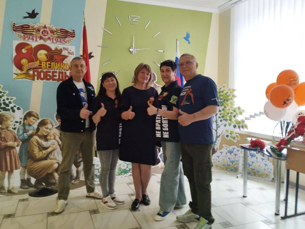 Торжественный концерт ко Дню Победы в Азовской школе