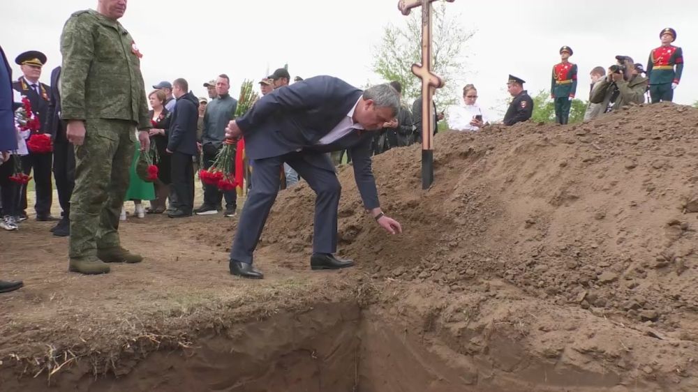 В Мелитополе с воинскими почестями перезахоронили останки советских бойцов