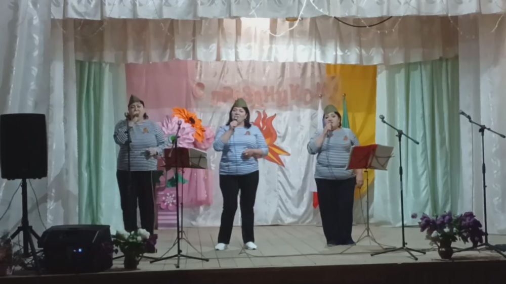 Песня "Закаты алые". Исполняет вокальный коллектив "Тубаляночка" Новоконстантиновского сельского дома культуры