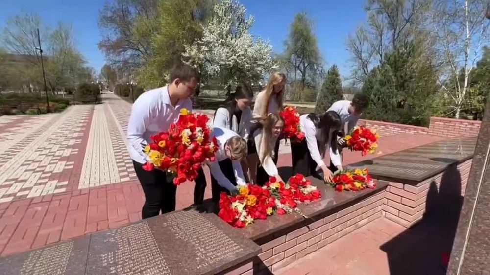 80 лет гордости….. Мы, потомки победителей, несем в себе эту гордость. Наша святая обязанность сохранить ее и передать будущим поколениям. Мы обязаны помнить, какой ценой досталась нам свобода и мир. Мы должны быть достойны...