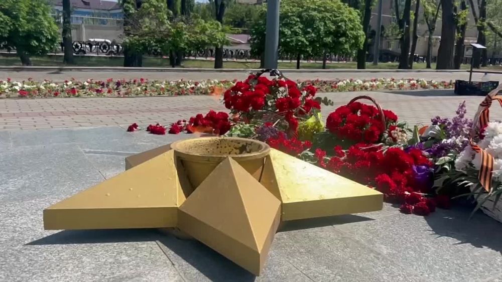 Авторское стихотворение Зайцева Э.Н. Посвящается ветеранам Великой Отечественной Войны от сотрудников отдела столичной Государственной инспекции безопасности дорожного движения Запорожской области в честь 80-летия Дня Победы