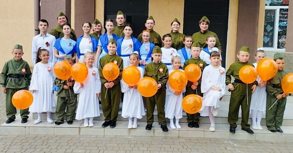 Никто не забыт и ничто не забыто» — Горящая надпись на глыбе гранита