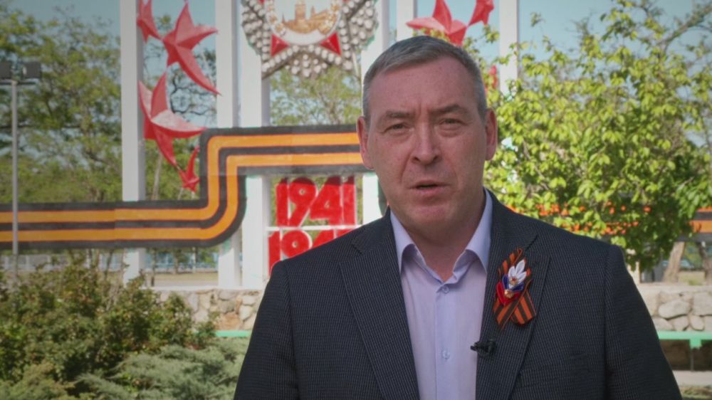 Максим Пухов: С Днём Великой Победы!. Слава нашим предкам, защитившим мир от фашизма, нашим дедам и прадедам ковавшим Победу на фронте и в тылу, тем кто в послевоенные годы восстановил страну и настроил мирную жизнь! Вечная...