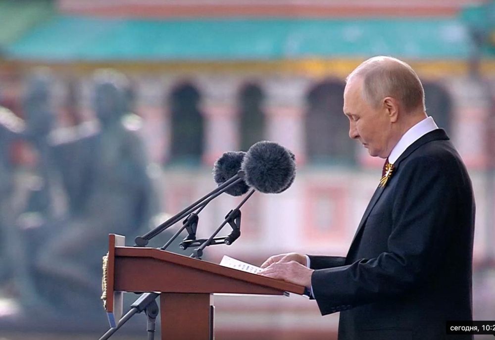 Правда на нашей стороне, вся страна поддерживает участников СВО, заявил Владимир Путин участникам Парада Победы в Москве